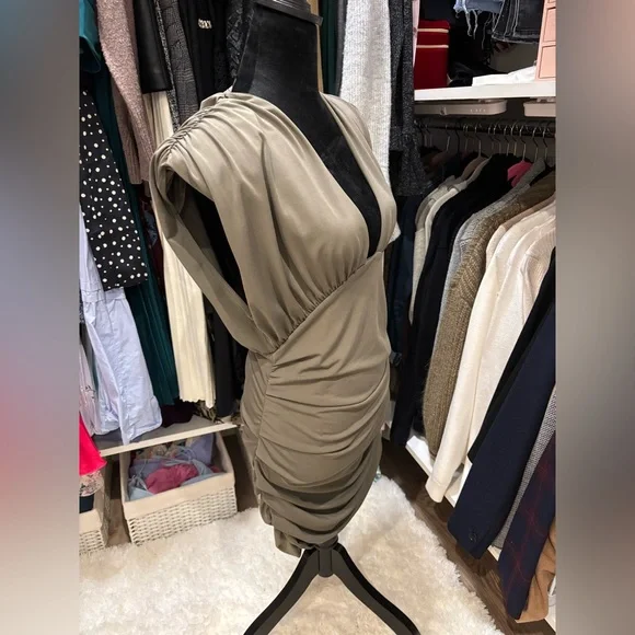 NEW WITH TAGS 🎉 Zara khaki SHORT DRESS WITH SHOULDER PADS size L - Picture 13 of 16